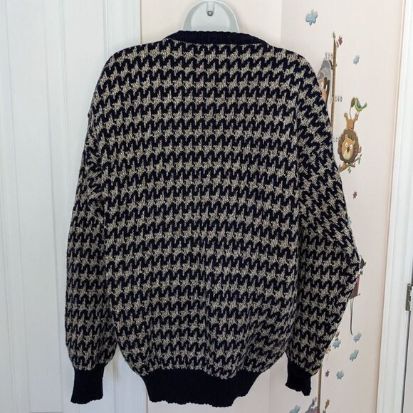 Vintage WM. H. Leishman wool hound tooth sweater graphic knit crew neck Large B3 - Picture 2 of 8
